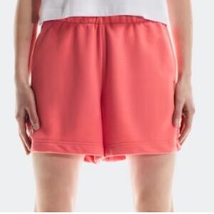 NWT On Cloud Women's Club Shorts size M